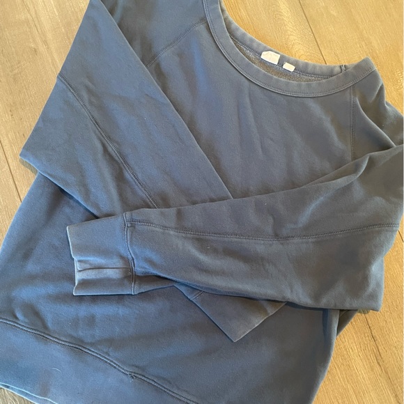 Gently Used Blue Gap Sweatshirt - Picture 1 of 2